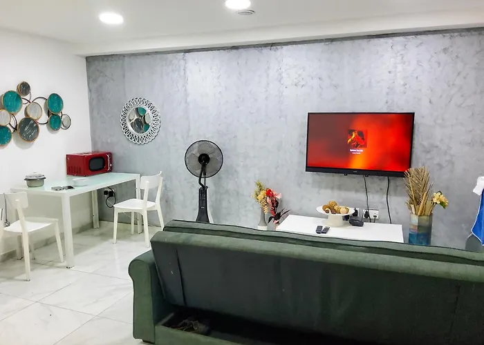 Candid Aura Private Room In Shared Apartment Sliema Basement Apartment Gzira