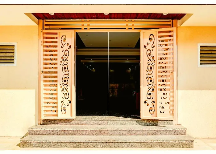 Hotel The Hariaksh Dhan Homestay Near Kash Vishwanath Temple - Room Service - Free Wifi Facilities # Fully Air Conditioning Luxuary Room - Top Rated Hotel In Varanasi