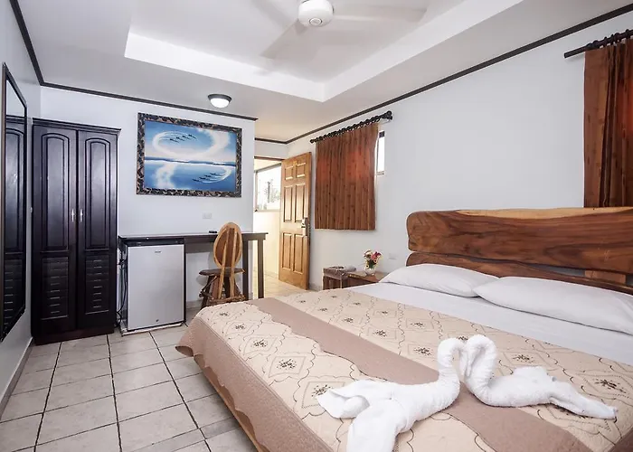 Cadillac Rock Beach Hotel Jaco
