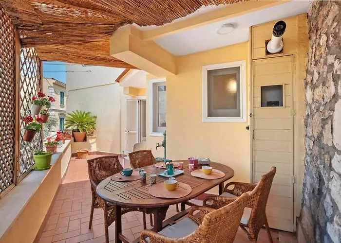 La Dolce Pausa - Casa Vacanze Con Terrazza Vico Equense