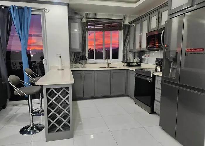 Modern Kingston Condo With Rooftop Pool And View