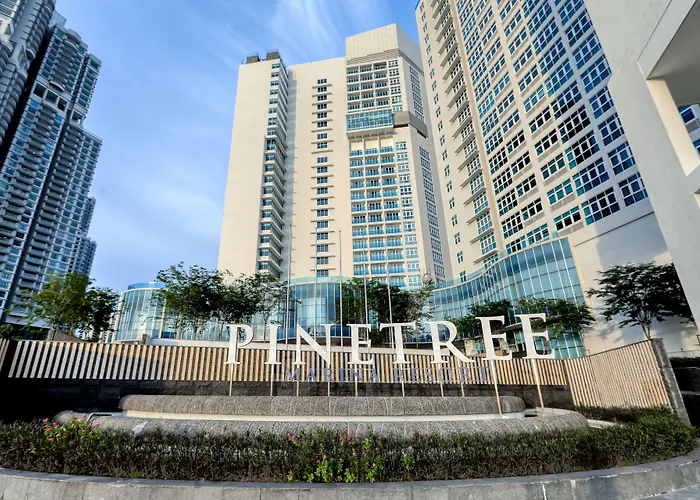 Pinetree Marina Resort Nusajaya 