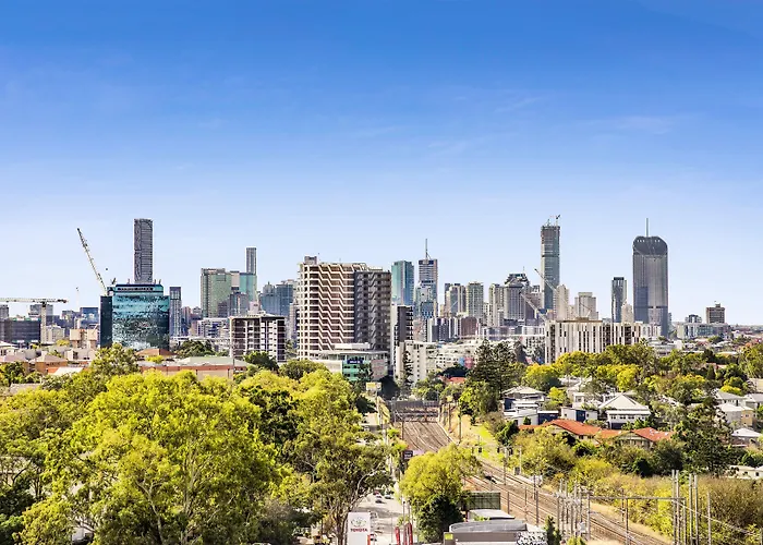 Essence Suites Taringa Brisbane