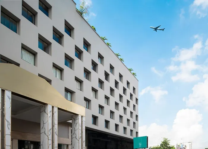 Cross Vibe Bangkok Srinakarin Hotel