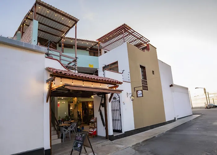Inara - Cafe & Hostel Huanchaco