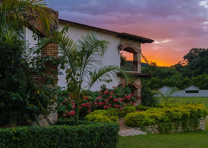 Hacienda San Vicente Hotel Flores