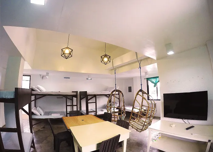 Jmp Hostel Coron
