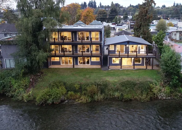 Chateau Riverside Campbell River