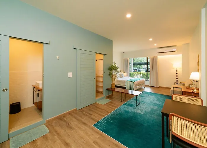 Nautical Home & Seashell House B&B Khao Lak