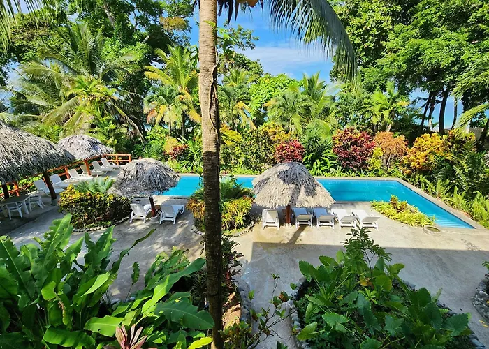 Bluff Beach Retreat Bocas Town