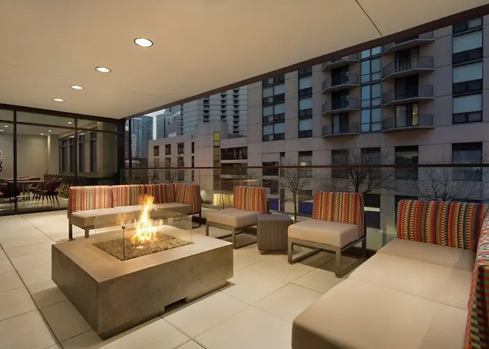 Home2 Suites By Hilton Chicago River North