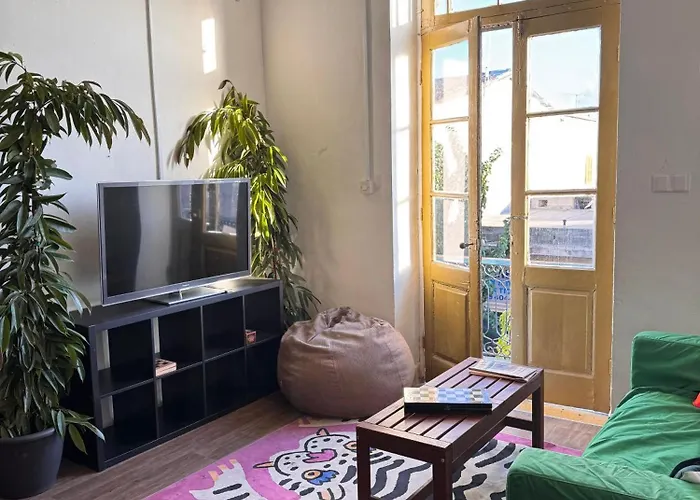 Bee Hostel Limassol