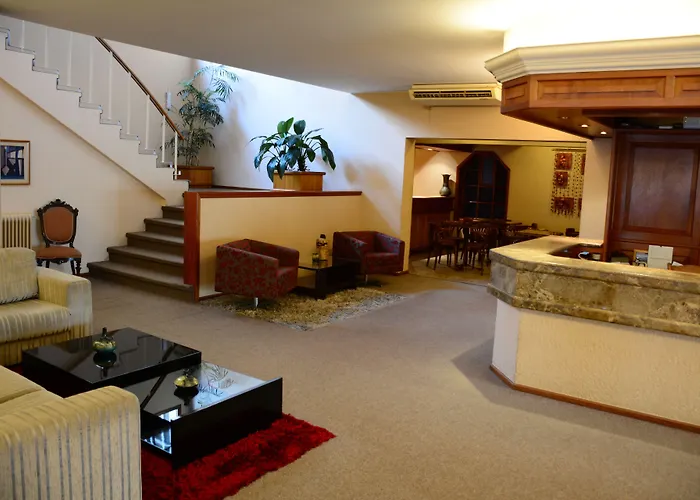 Hotel Crown Melo
