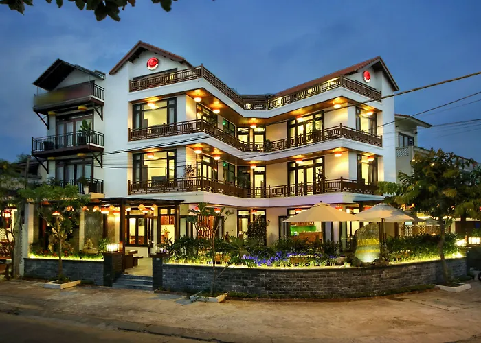 Threeway Riverside Villa Hoi An