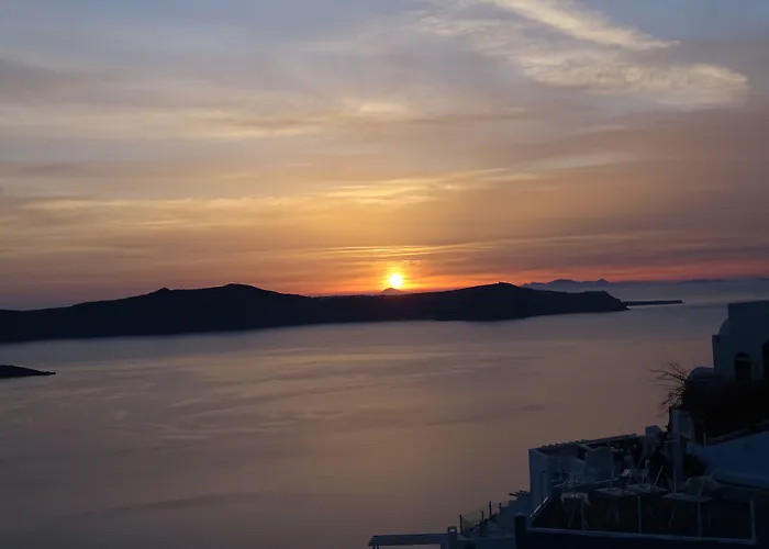 Anemos Fira Caldera View Hotel