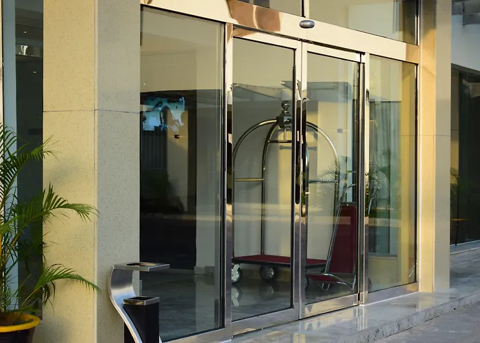 Monty Suites & Golf Uyo