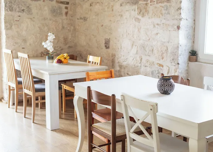 Step To Kotor Bay Guesthouse