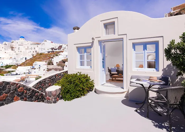 Pezoules Of Oia Hotel
