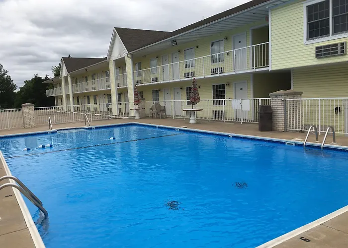 Spinning Wheel Inn Branson