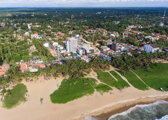 Ruvisha Beach Hotel Negombo