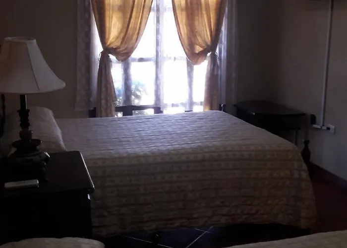 Hotel Acropolis Maya Copan