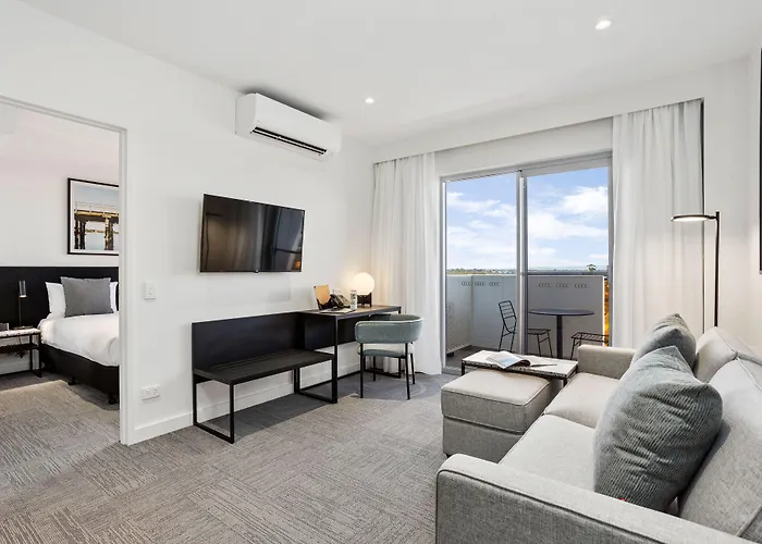 Quest Perth Ascot Aparthotel
