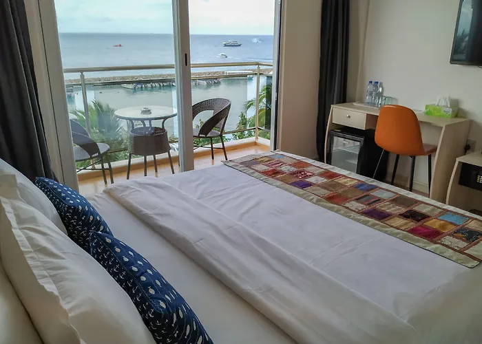 Icom Marina Sea View Hotel Maafushi