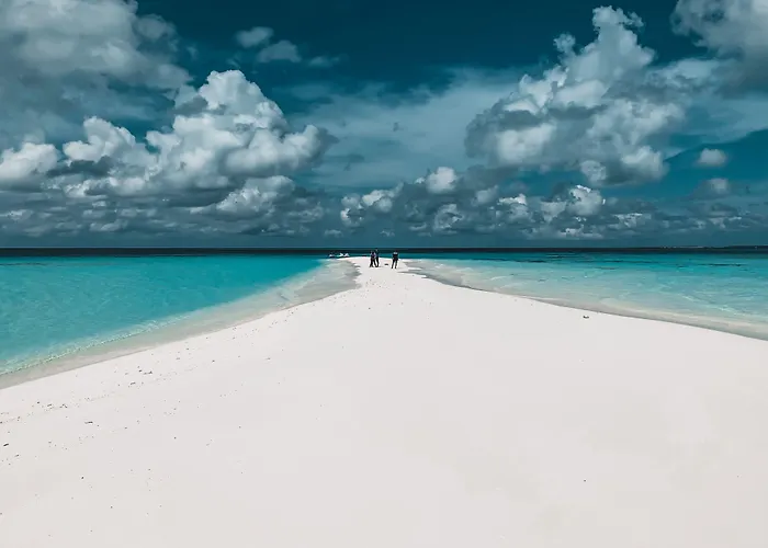 Perla Dhangethi