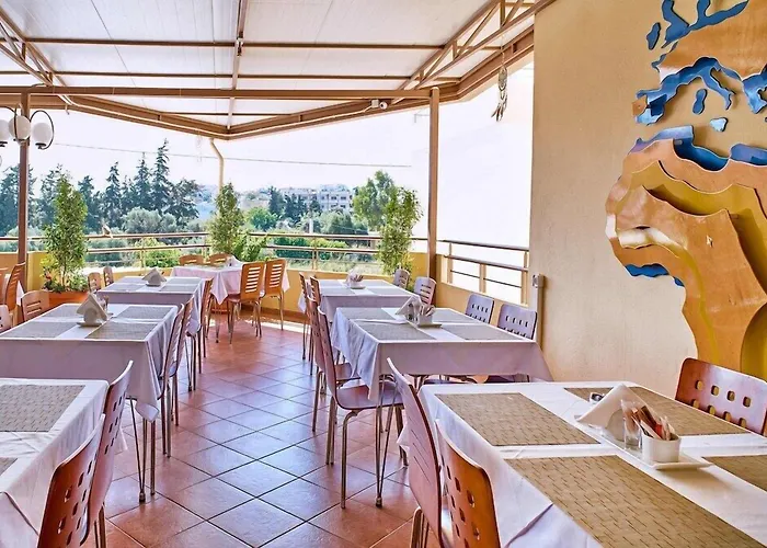 Veronica Hotel Kato Daratso