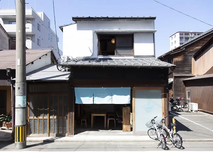 Fukuoka Guesthouse Ship