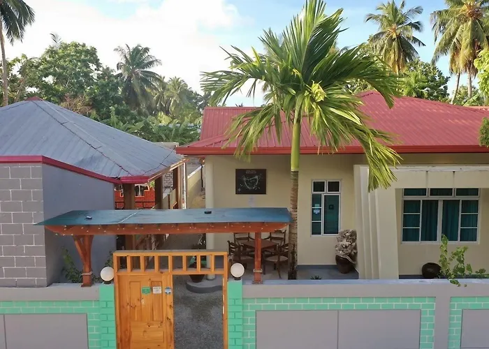 Charming Holiday Lodge Addu City
