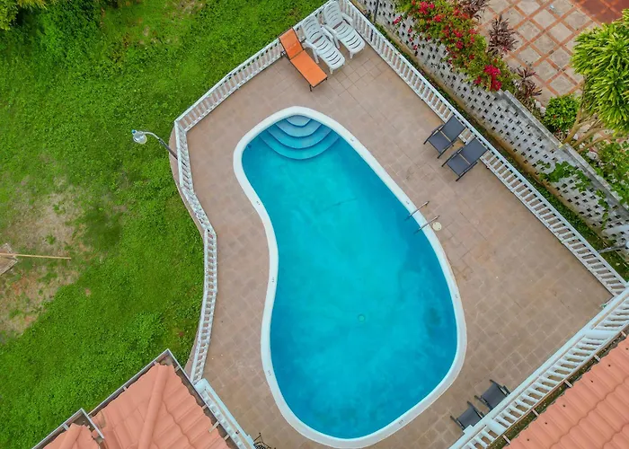 Villa Amore Jamaica - Between Montego Bay & Ochi Rios Includes Cook Discovery Bay