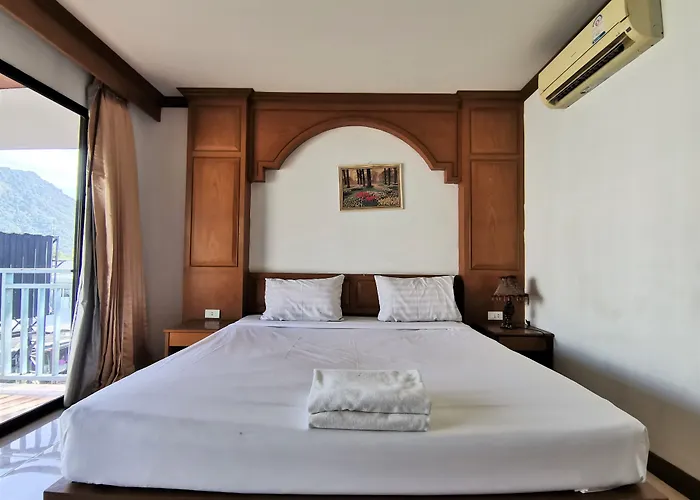 Praew Mansion Hotel Kamala Beach