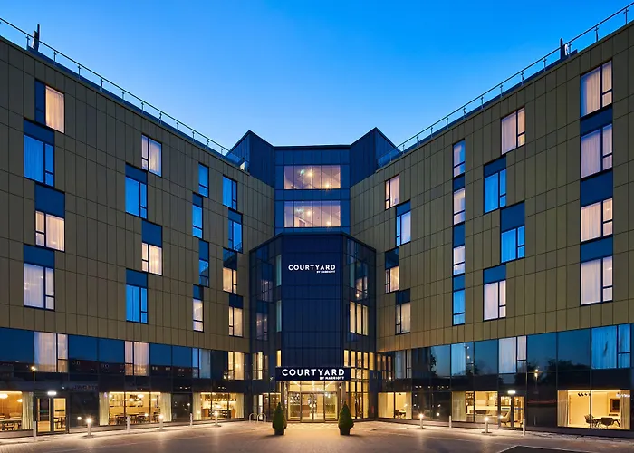 Courtyard By Marriott London Heathrow Airport Hotel Harlington 