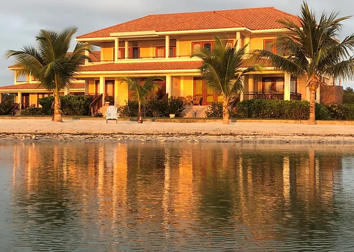 Seiri Del Mar Villa Hopkins