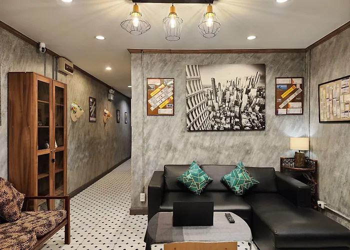 The Travellers House - Pet Friendly Accommodation Bangkok