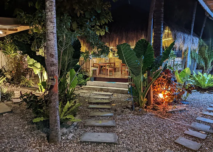 Crazy Bears Hostel Moalboal