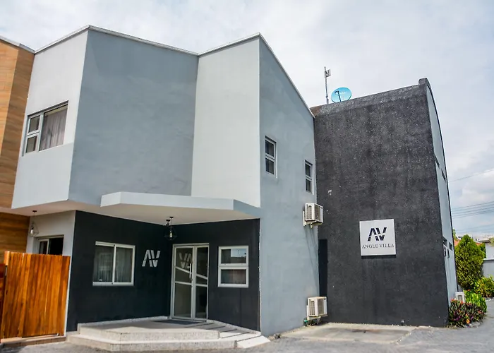 Angle Villa Lagos
