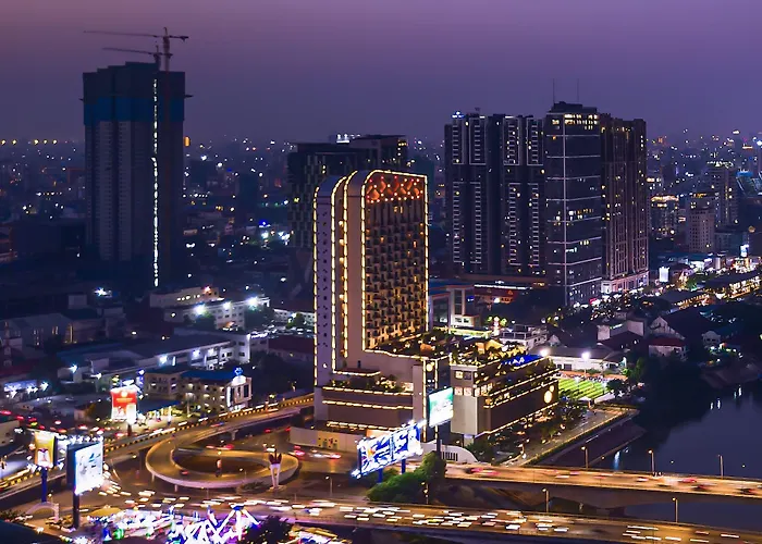 Sun & Moon, Riverside Hotel Phnom Penh