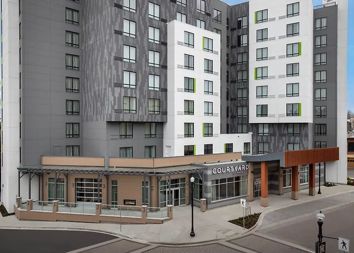 Courtyard By Marriott Nanaimo Hotel