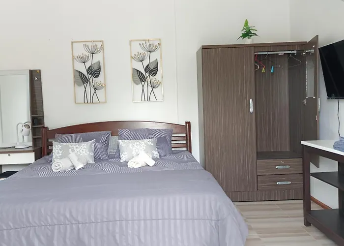 B&N House Apartment Nai Yang