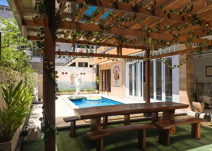 Naughty Nest Hostel Bali Canggu 