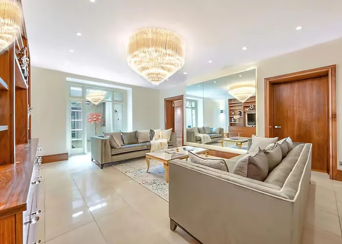250 Sqm Mega Mansion Apartment London