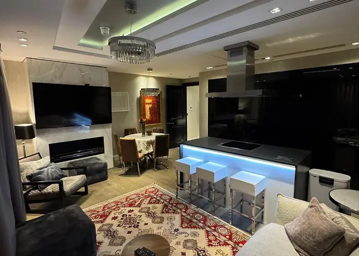 3 Bed 2 Bath Luxury Apartment In Kensington London