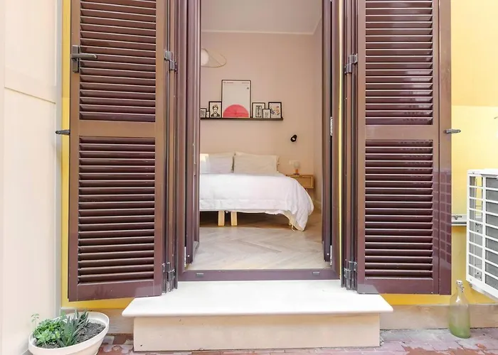 Charming Courtyard House In The Heart Of Milan Apartment