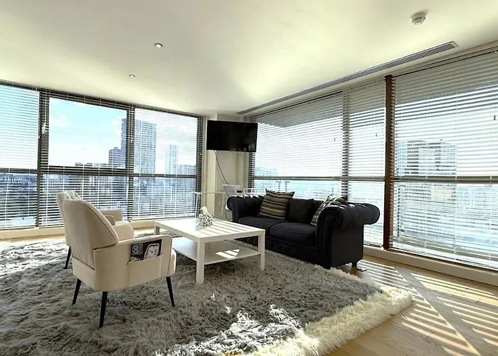 Luxury City Penthouse Near Mailbox 2Br Free Parking Birmingham