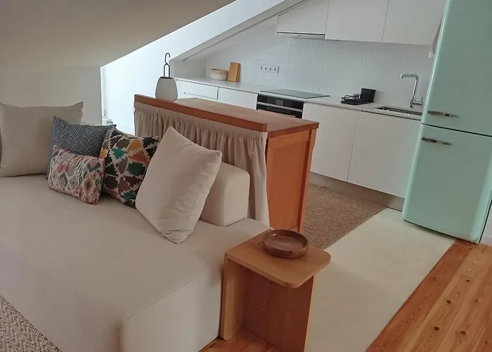 New Sophisticated Penthouse For Up To 10 Guests Apartment Lisbon
