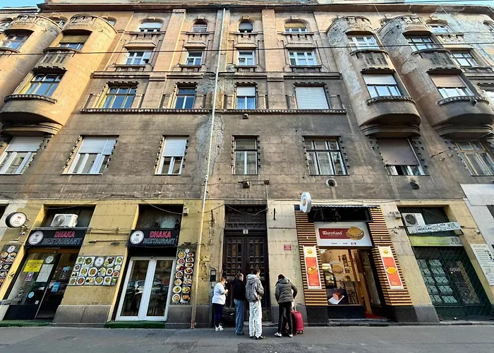 Luxe 3Bed 3Bath Steps To New York Cafe & Szimpla Kert Apartment Budapest