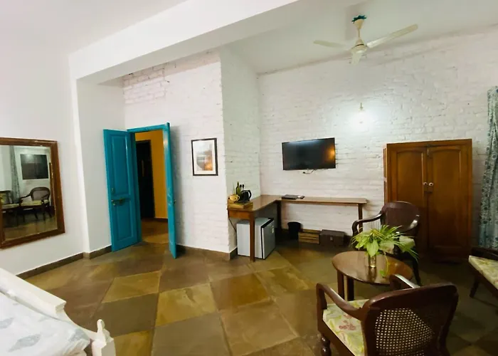 Mango Tree Courtyard Dehradun Hotel