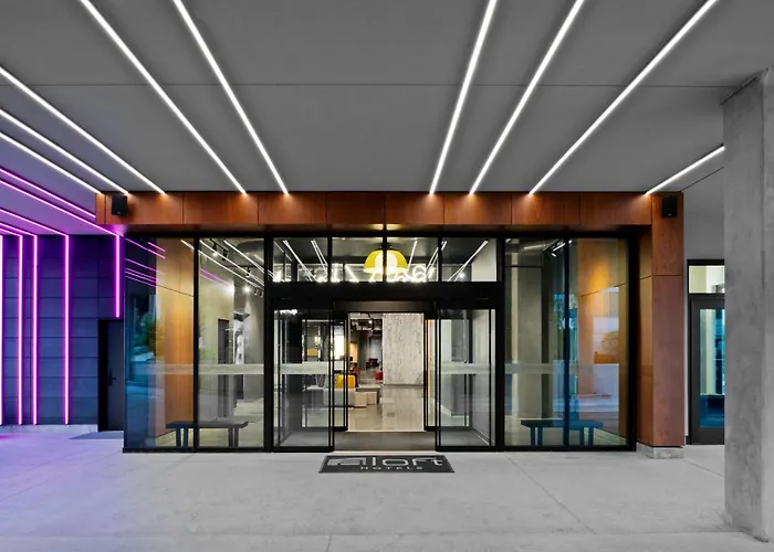 Aloft By Marriott Kansas City Country Club Plaza